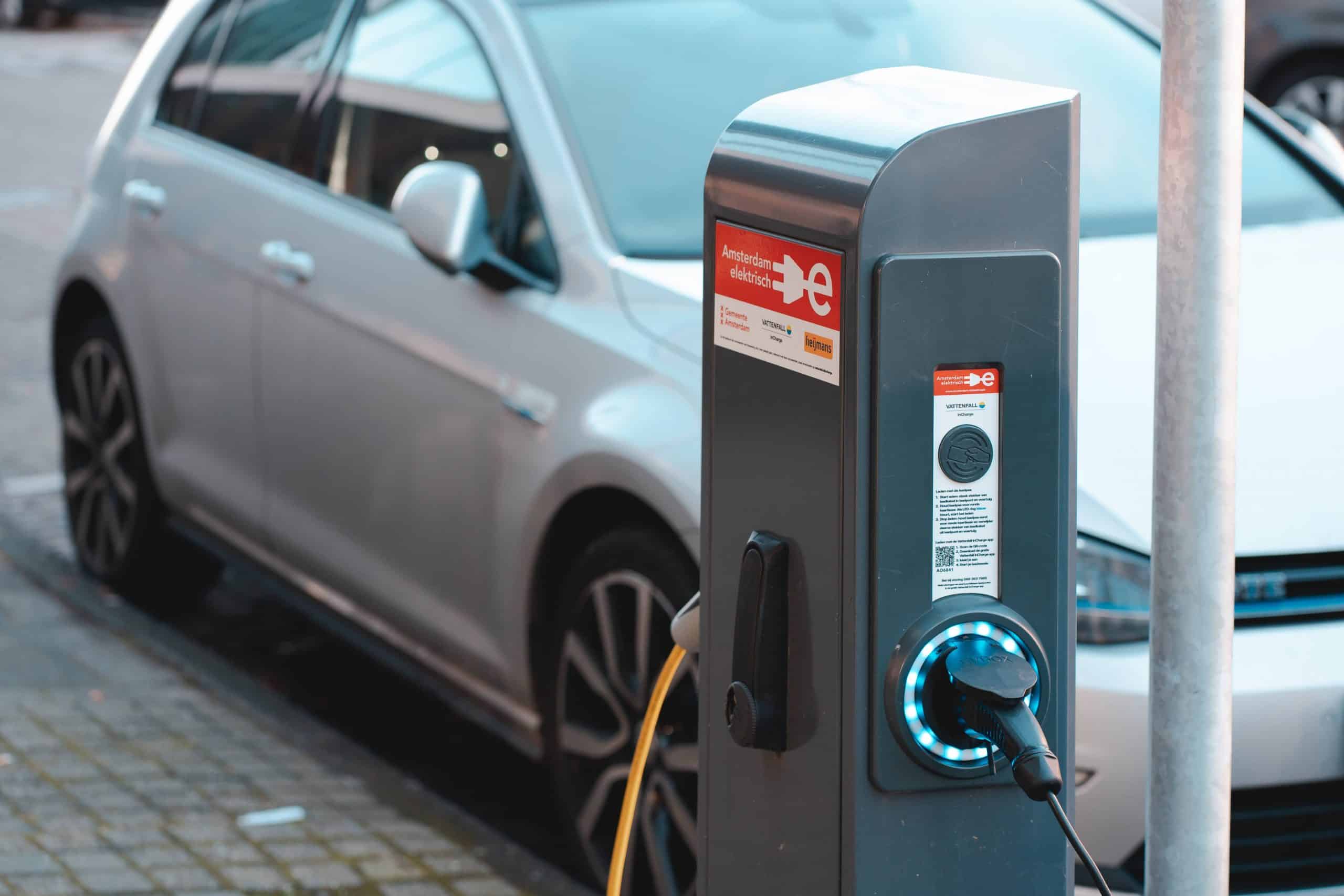 Comment installer une prise pour voiture électrique ?